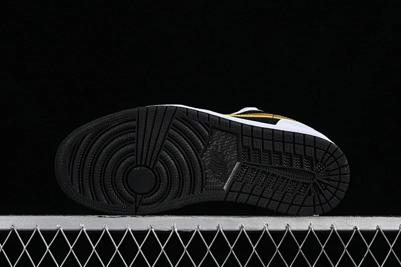All categories Air Jordan Jordan series basketball shoes Air Jordan 1 Low Z version Air Jordan 1 Low AJ1 Joe 1 black and white gold hook low-top cultural basketball shoes 553558-172